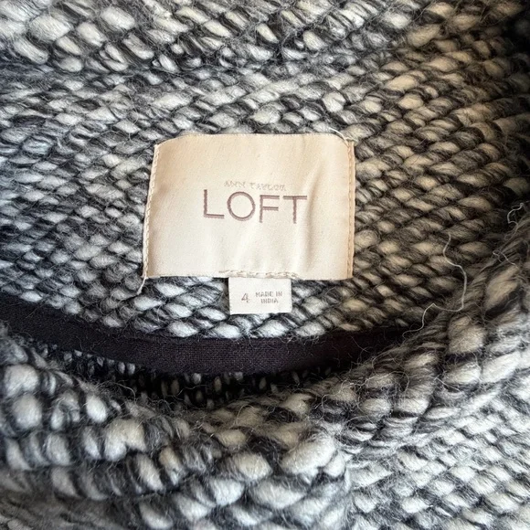 LOFT Women’s Black & White Tweed Herringbone Long Sleeve Blazer Size 4 - Picture 4 of 9